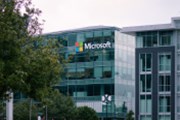 Výsledky Microsoft: Vysoké kapitálové výdaje do AI začínají sklízet ovoce