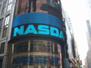 Americký akciový index Nasdaq poprvé v historii překonal 8.000 bodů