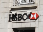 Pololetní zisk HSBC kvůli Británii a Hongkongu klesl o 29 %; Akcie v Londýně +3,5 %