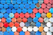 „Skororovnováha“ na ropném trhu ve druhé polovině roku? IEA hýří optimismem
